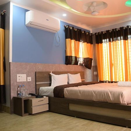 Hotel Nandini Baharampur Екстер'єр фото